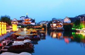 南京市区人口居住最密集的是哪里？(南京和芜湖谁比较远？)